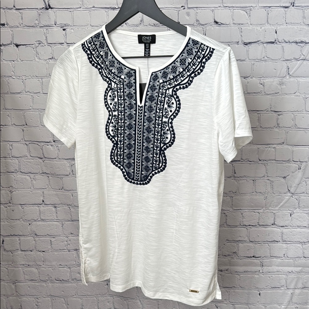 Jones New York Embroidered Top M